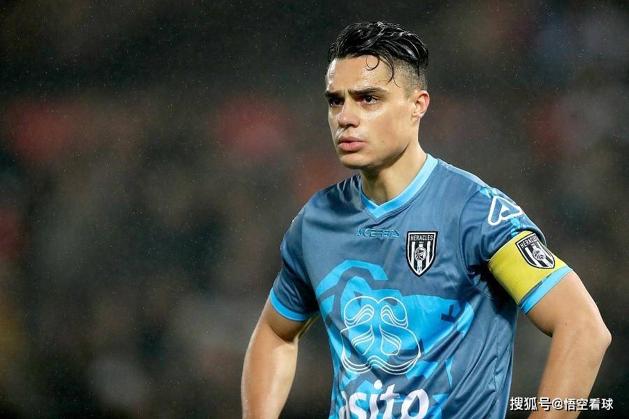 乐鱼体育网站入口-清晨体能课后，塞维利亚调整名单备战荷甲，底气十足，赛程密集仍需轮换