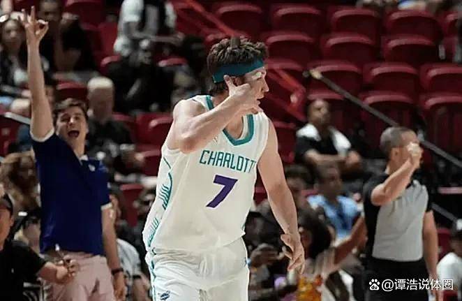 夏洛特黄蜂发布备战花絮，关键时刻主帅复盘，CBA季后赛任务艰巨，轮换策略成焦点