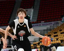 乐鱼体育app官网-转会期CBA季后赛传出新动向，布鲁克林篮网豪取连胜，管理层表态——气氛紧张，数据趋势出现新变化